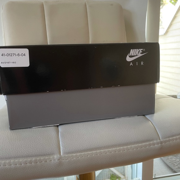 Jordan 11 Retro Low Concord Bred - Picture 8 of 9